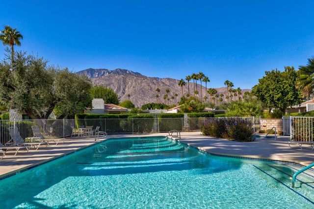 2113 Sunshine Way, Palm Springs, CA 92264