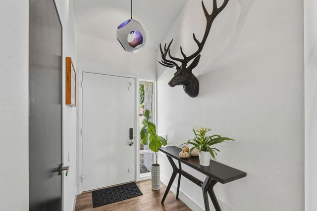 2113 Sunshine Way, Palm Springs, CA 92264