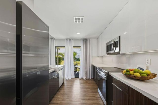 2113 Sunshine Way, Palm Springs, CA 92264