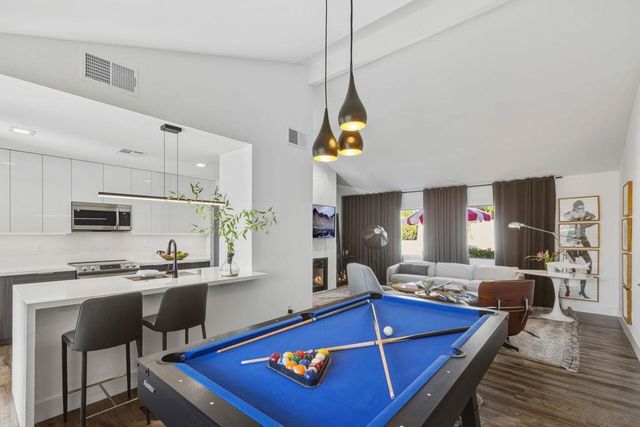 2113 Sunshine Way, Palm Springs, CA 92264