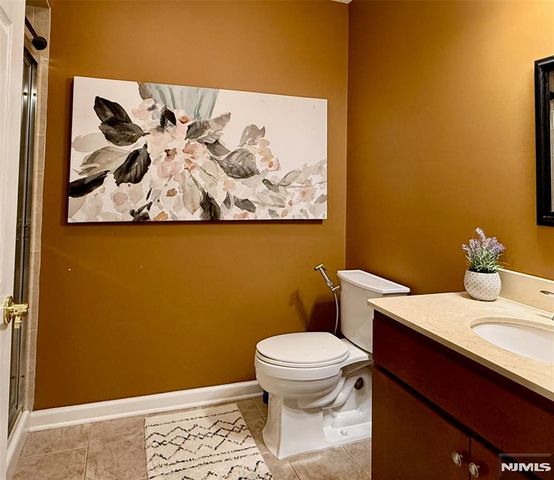 10 Terrace Avenue 11, Hasbrouck Heights, NJ 07604