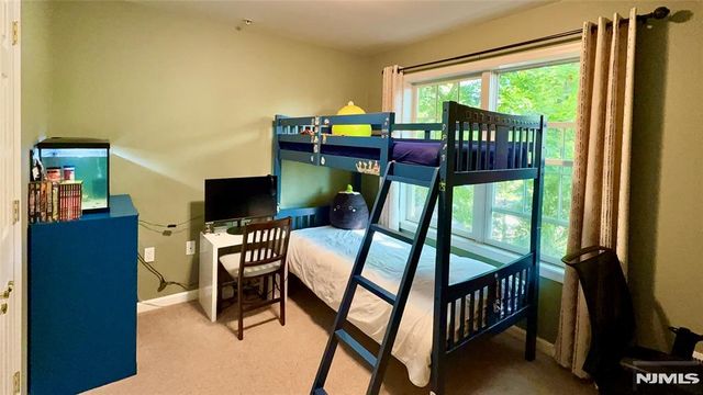 10 Terrace Avenue 11, Hasbrouck Heights, NJ 07604