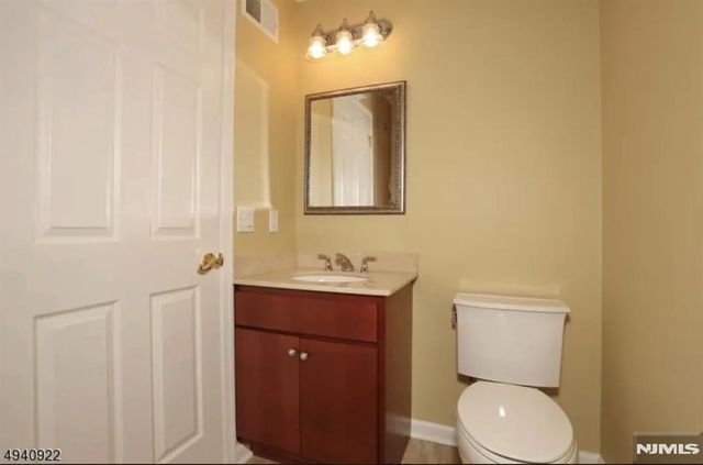 10 Terrace Avenue 11, Hasbrouck Heights, NJ 07604