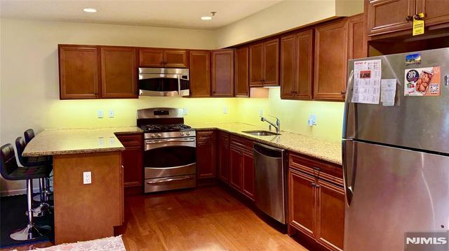 10 Terrace Avenue 11, Hasbrouck Heights, NJ 07604