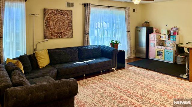 10 Terrace Avenue 11, Hasbrouck Heights, NJ 07604