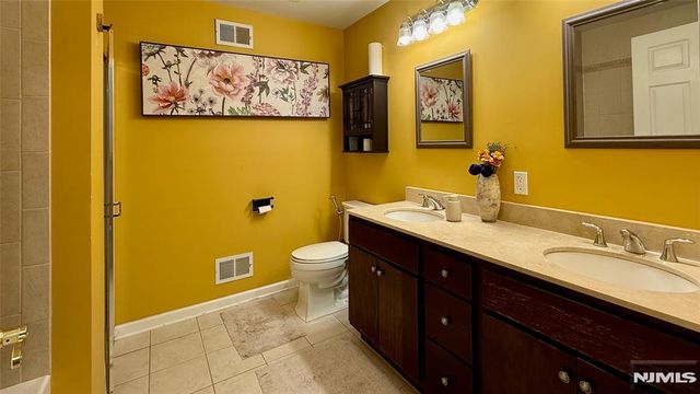10 Terrace Avenue 11, Hasbrouck Heights, NJ 07604