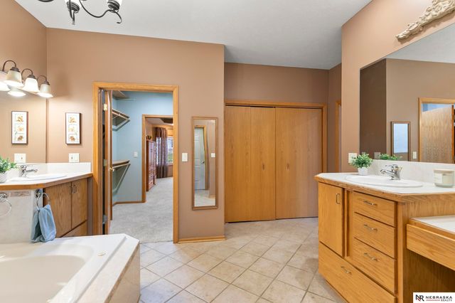 515 Pier 2, Lincoln, NE 68528