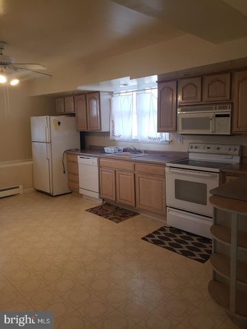 277 E BROWNING RD, Bellmawr, NJ 08031