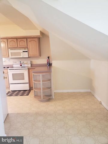 277 E BROWNING RD, Bellmawr, NJ 08031