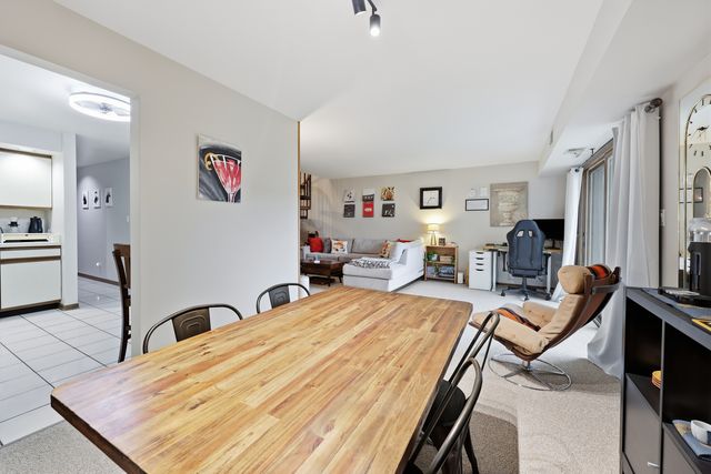 821 Oakton Street 104, Elk Grove Village, IL 60007