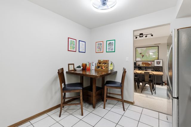 821 Oakton Street 104, Elk Grove Village, IL 60007