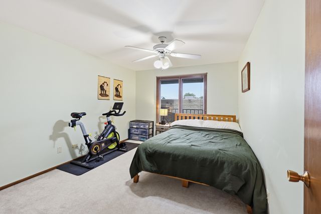 821 Oakton Street 104, Elk Grove Village, IL 60007