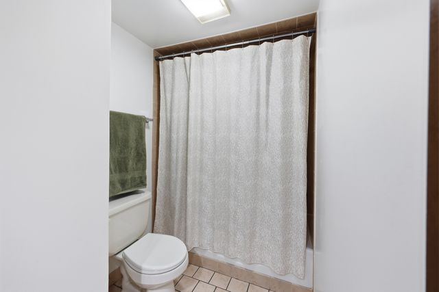 821 Oakton Street 104, Elk Grove Village, IL 60007