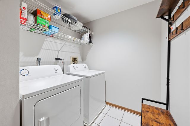 821 Oakton Street 104, Elk Grove Village, IL 60007