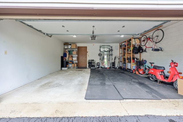821 Oakton Street 104, Elk Grove Village, IL 60007