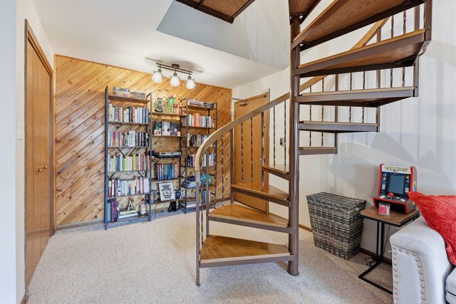 821 Oakton Street 104, Elk Grove Village, IL 60007