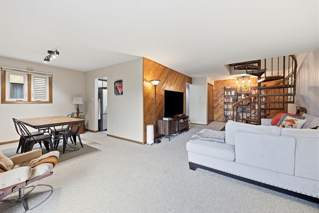 821 Oakton Street 104, Elk Grove Village, IL 60007