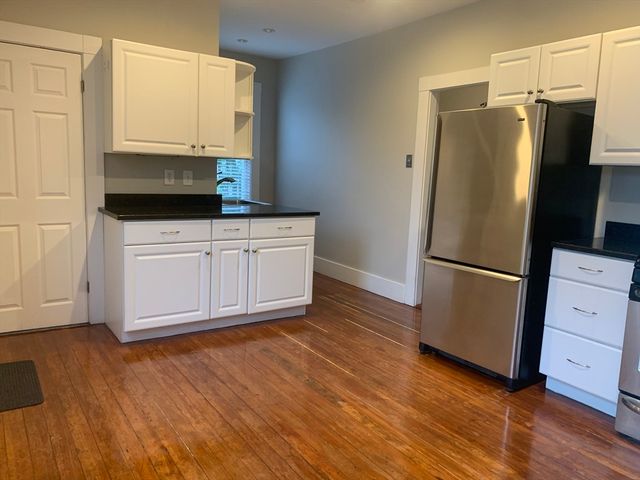 176 Chestnut St 2, Waltham, MA 02453