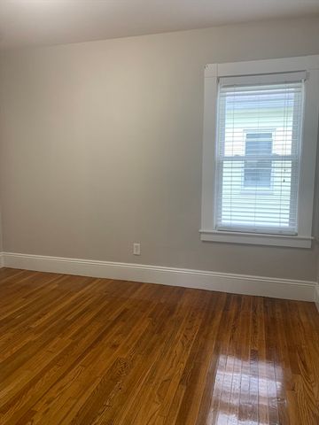 176 Chestnut St 2, Waltham, MA 02453