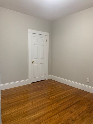 176 Chestnut St 2, Waltham, MA 02453