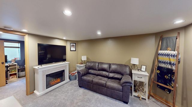 1425 Academy Avenue, Albert Lea, MN 56007