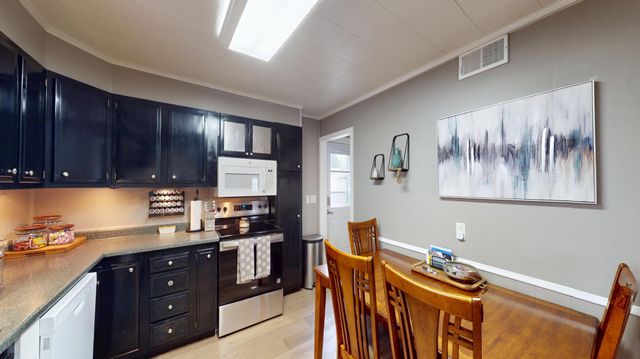 1425 Academy Avenue, Albert Lea, MN 56007