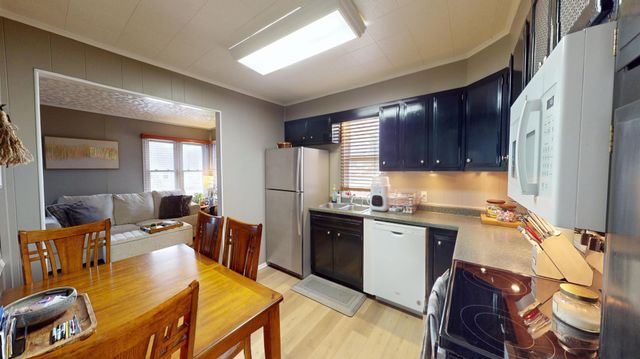 1425 Academy Avenue, Albert Lea, MN 56007