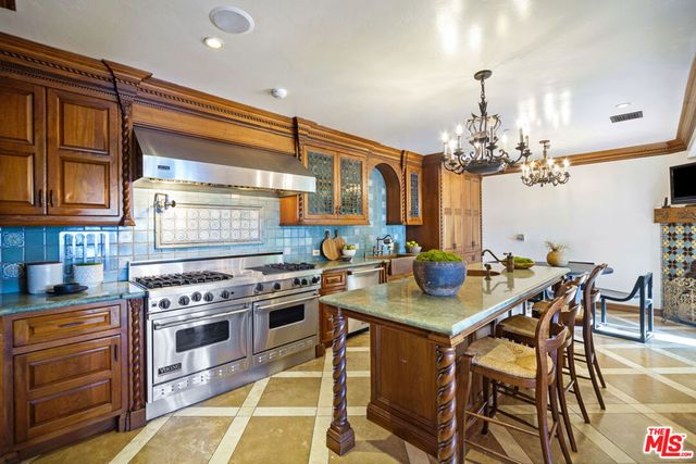 1274 N Clark Street, West Hollywood, CA 90069