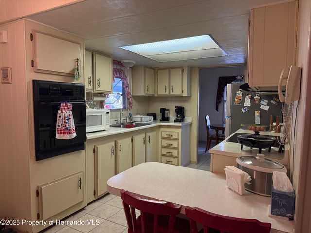 7441 Fairlane Avenue, Brooksville, FL 34613