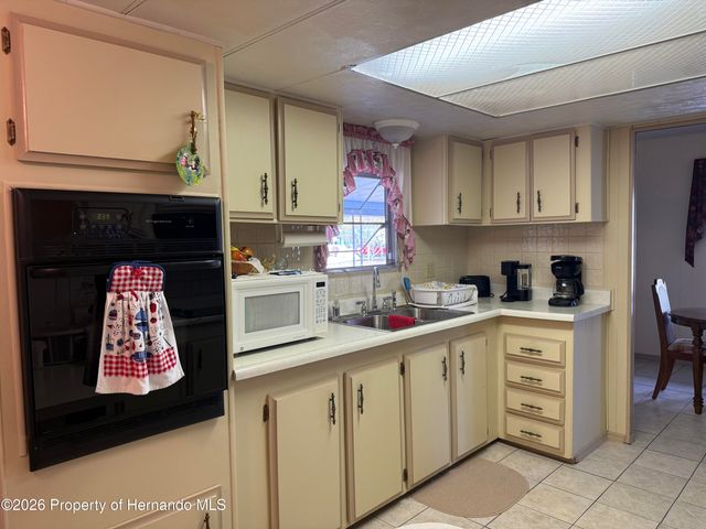 7441 Fairlane Avenue, Brooksville, FL 34613