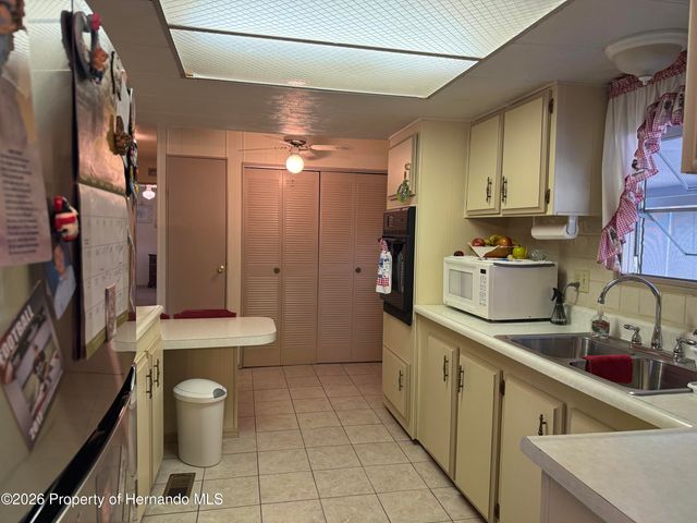 7441 Fairlane Avenue, Brooksville, FL 34613