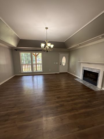 512 Tyler Ct, Cottontown, TN 37048