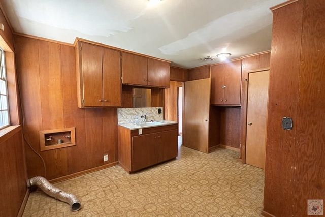 1408 E Main St., Atlanta, TX 75551