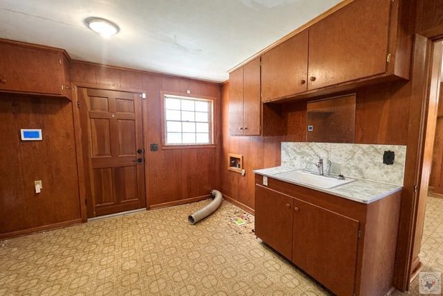 1408 E Main St., Atlanta, TX 75551