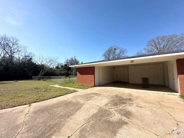 1408 E Main St., Atlanta, TX 75551