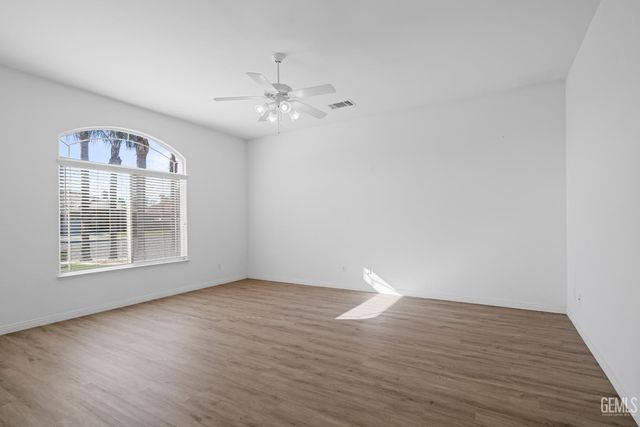 4314 Trailrock Avenue, Bakersfield, CA 93313