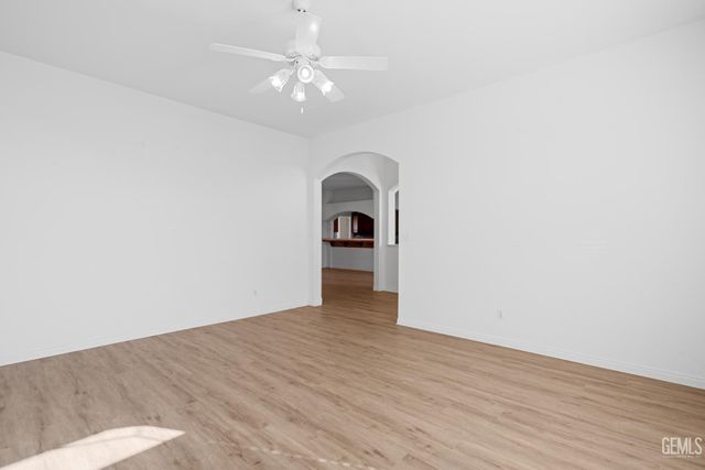 4314 Trailrock Avenue, Bakersfield, CA 93313