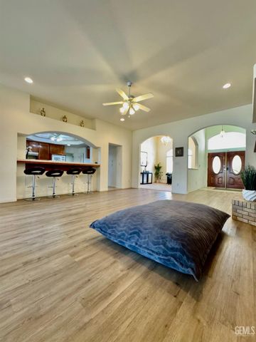 4314 Trailrock Avenue, Bakersfield, CA 93313