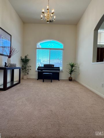 4314 Trailrock Avenue, Bakersfield, CA 93313