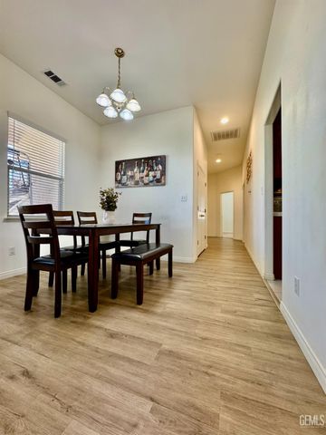 4314 Trailrock Avenue, Bakersfield, CA 93313