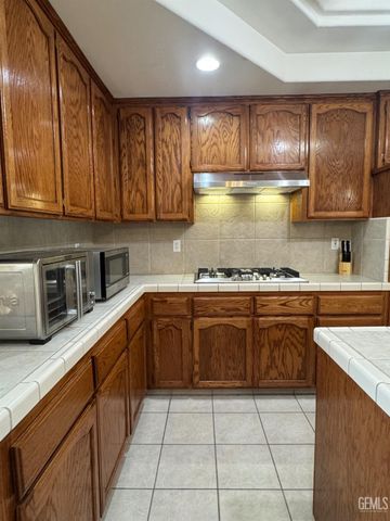 4314 Trailrock Avenue, Bakersfield, CA 93313