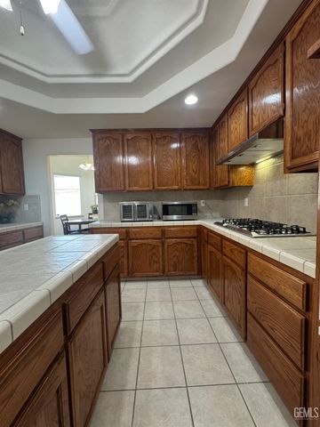4314 Trailrock Avenue, Bakersfield, CA 93313