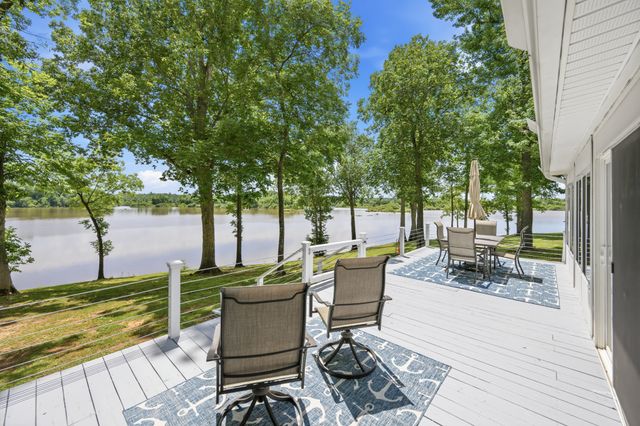 49 Wild Goose Pt, Parsons, TN 38363