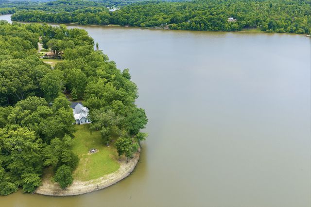 49 Wild Goose Pt, Parsons, TN 38363