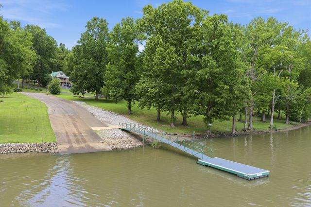 49 Wild Goose Pt, Parsons, TN 38363