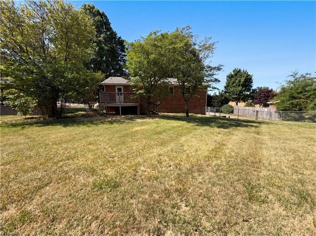 104 Linville Springs Road, Kernersville, NC 27284
