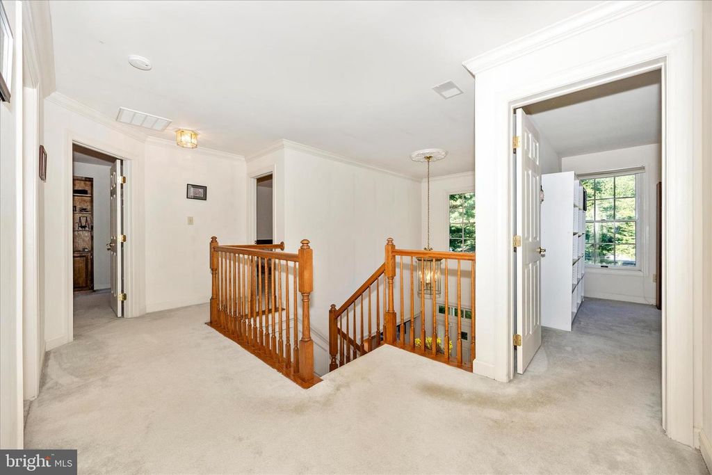 Image 17 of property listing at 19808 FALLING SPRING CT, Gaithersburg, MD 20882
