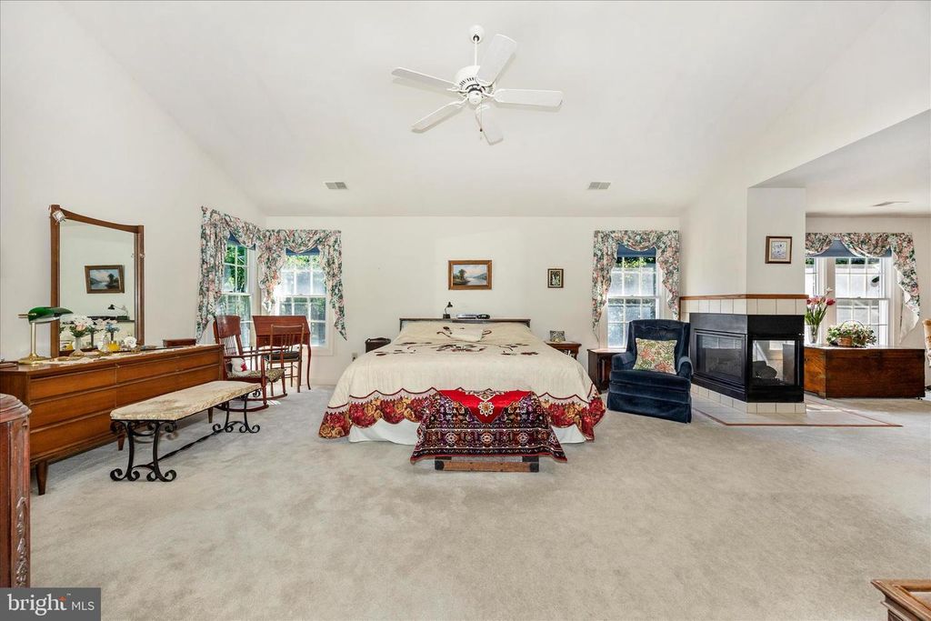 Image 21 of property listing at 19808 FALLING SPRING CT, Gaithersburg, MD 20882