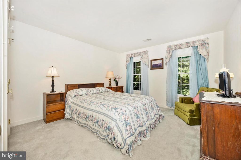 Image 25 of property listing at 19808 FALLING SPRING CT, Gaithersburg, MD 20882