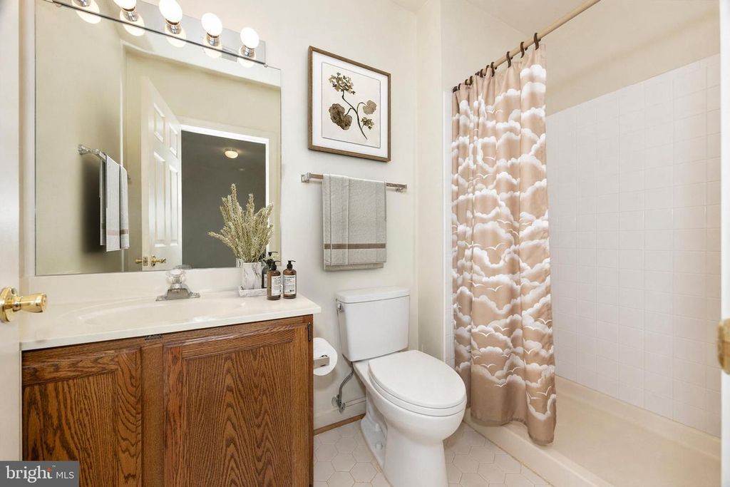 Image 30 of property listing at 19808 FALLING SPRING CT, Gaithersburg, MD 20882